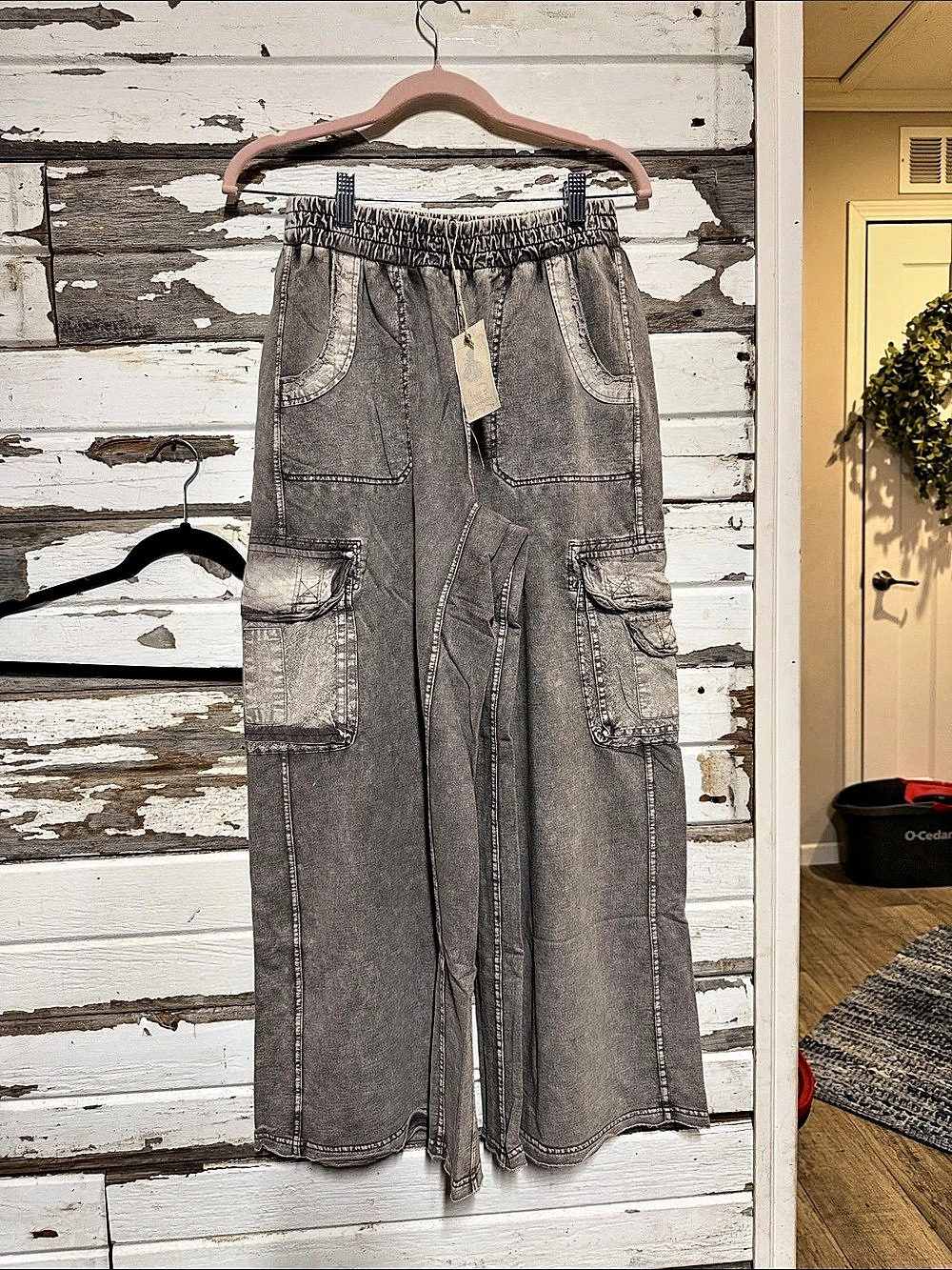Easel Wide Leg Cargo Pants in Gray Size Small NWT(67